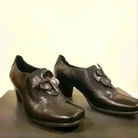 ARNOLD CHURGIN leather ankle  booties. Size 39 (8.5-9) - Picture 4 of 10